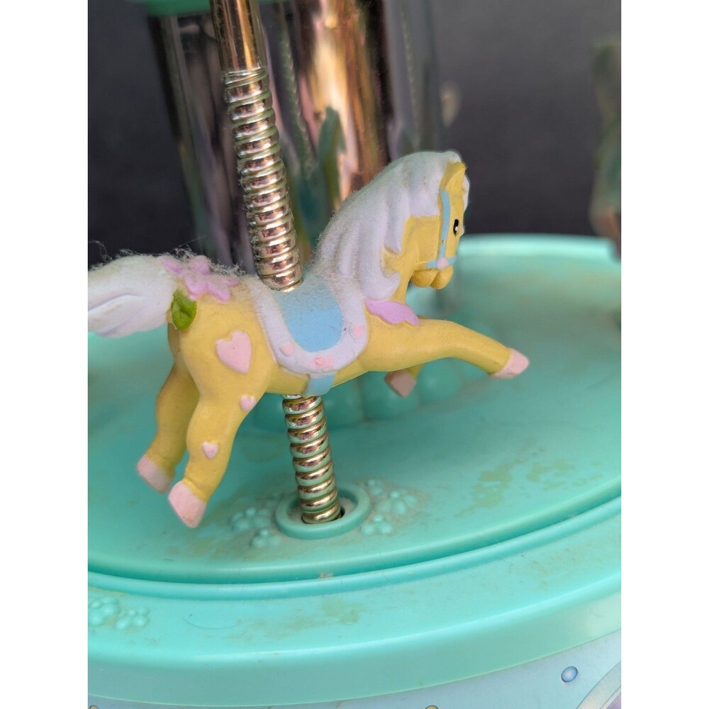 Vintage Music 'N Motion Carousel Music Box Horses Moose Mountain - Picture 3 of 10